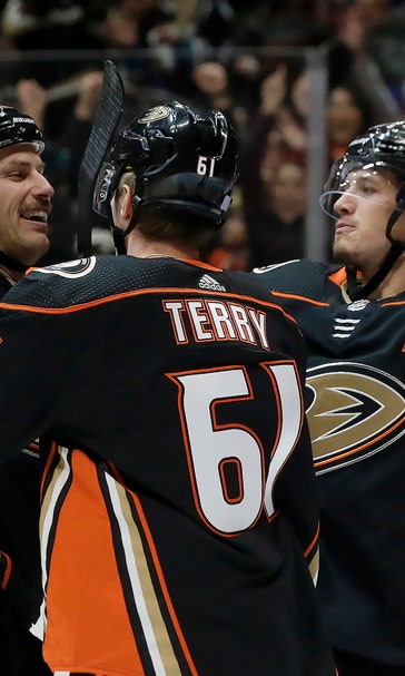 Ducks win 3-0 to stop Islanders’ 17-game point streak
